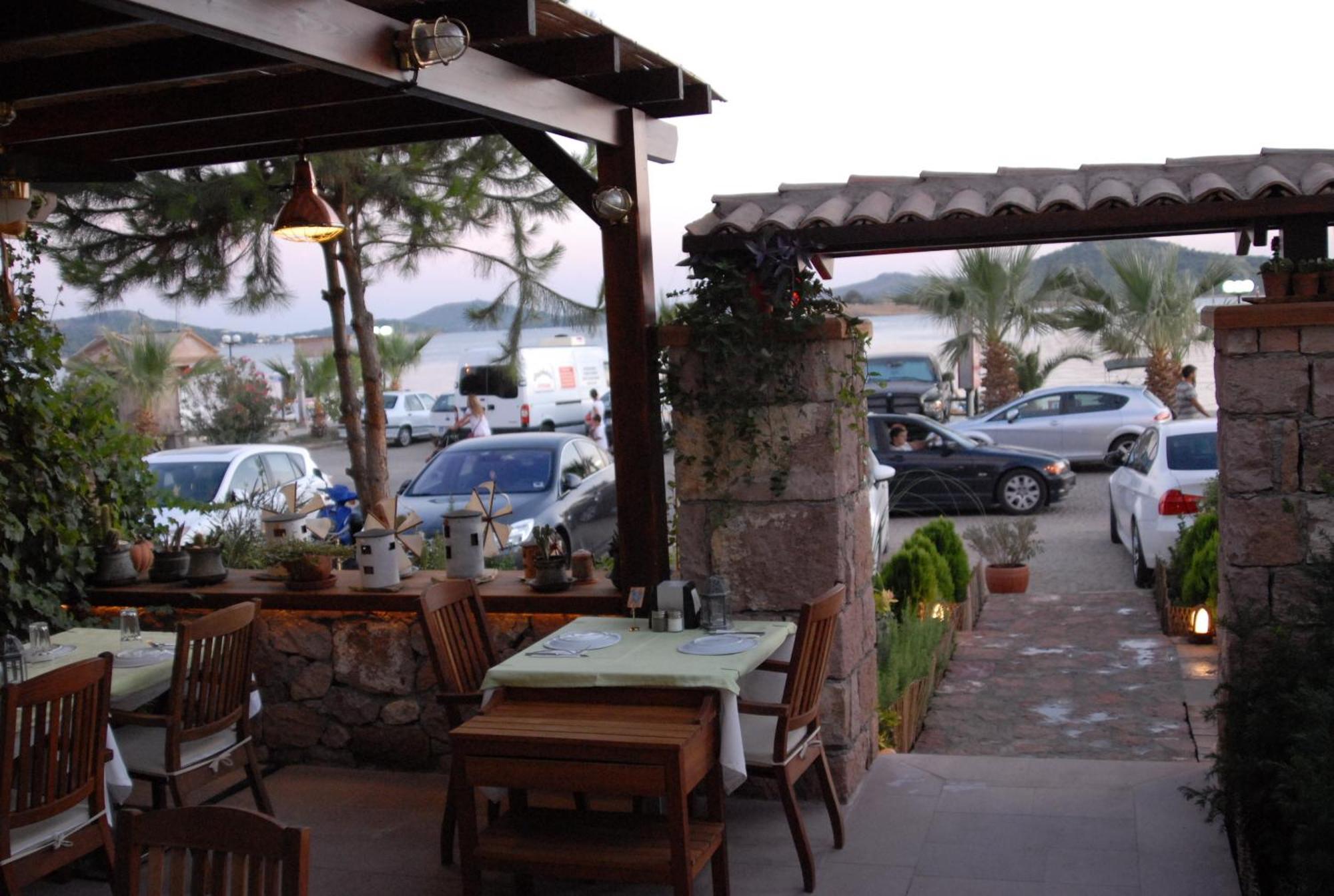 Aliye Hanim Hotel Ayvalı Buitenkant foto