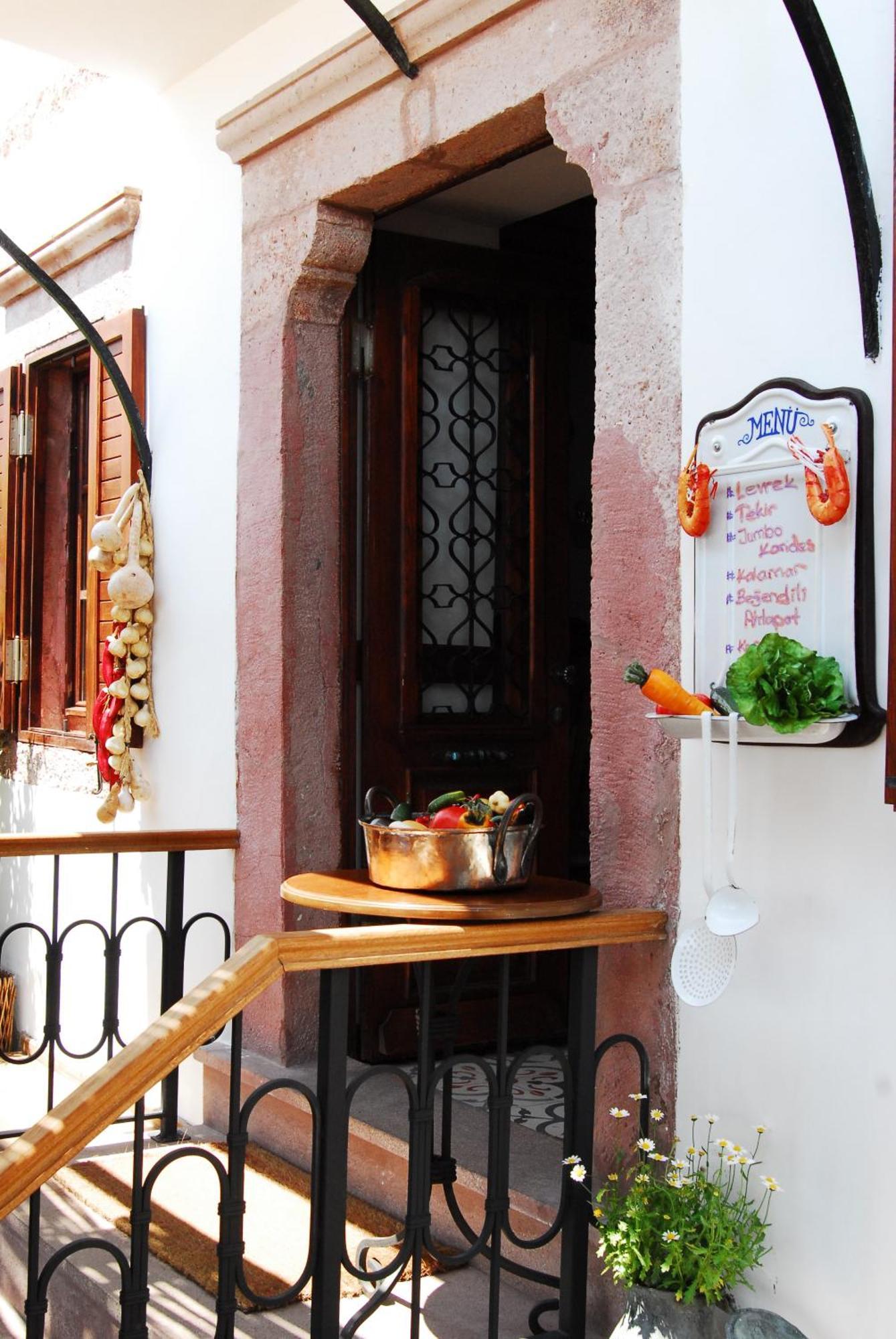 Aliye Hanim Hotel Ayvalı Buitenkant foto